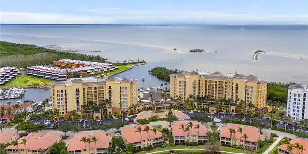 3321 SUNSET KEY CIRCLE