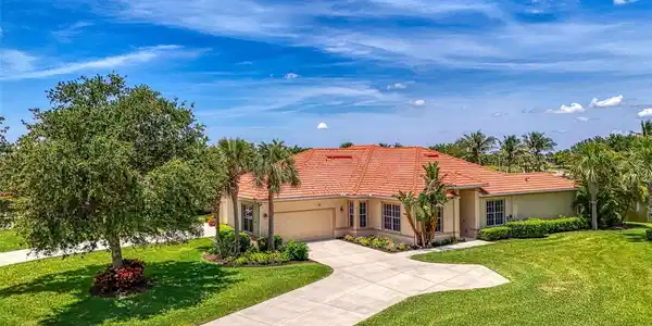 2692 WAX MYRTLE COURT