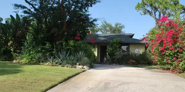 2813 SABAL PALM DRIVE
