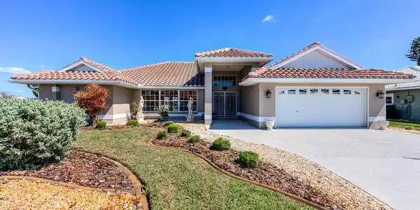 12 BRENTWOOD LANE