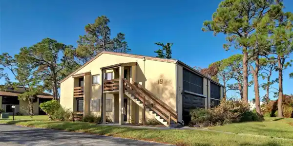 19 QUAILS RUN BOULEVARD