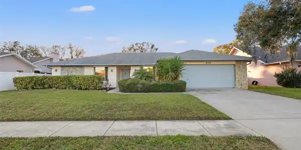 6104 DORY WAY