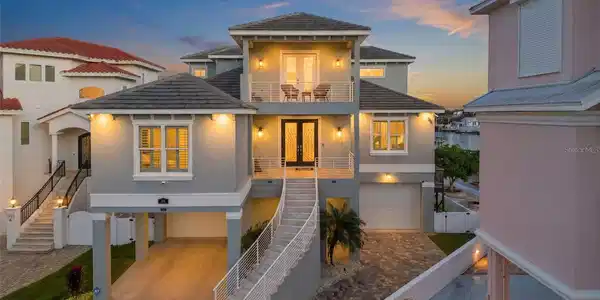5142 WESTSHORE DRIVE