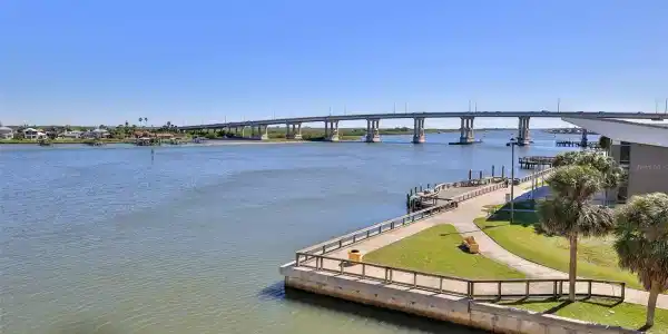 101 N RIVERSIDE DRIVE