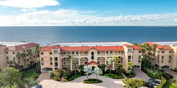 87 VIVANTE BLVD