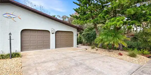 4035 SAXON DRIVE