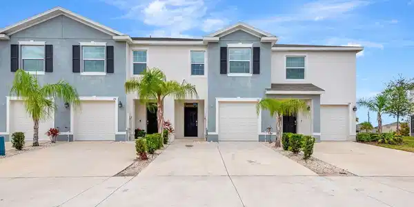 136 MANGROVE SHADE CIRCLE
