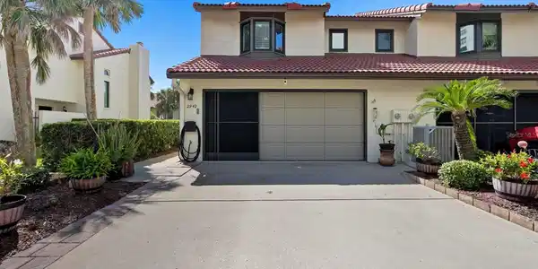 2942 SEA OATS CIRCLE