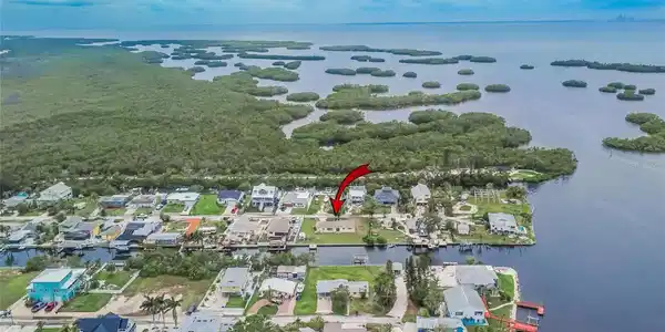 814 SEABREEZE DRIVE