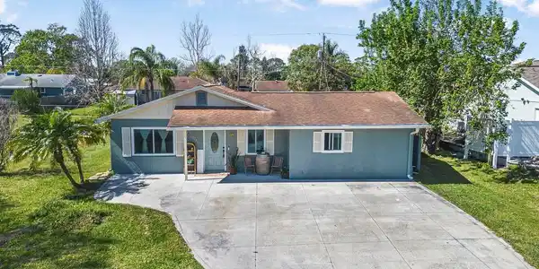 2216 UMBRELLA TREE DRIVE