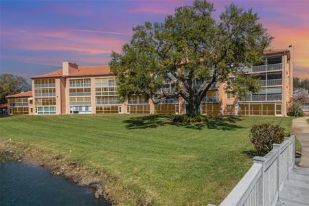 343 N TROPICAL TRAIL