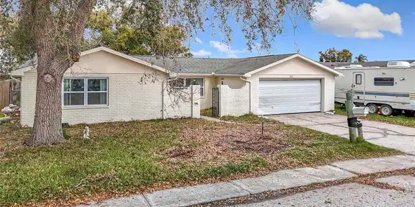6221 SEABREEZE DRIVE