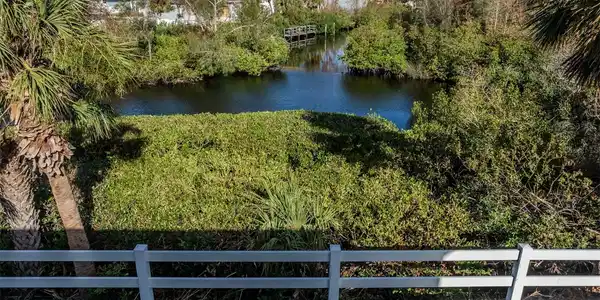 841 WATERSIDE DRIVE