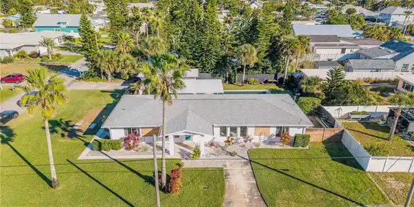 905 N PENINSULA AVENUE
