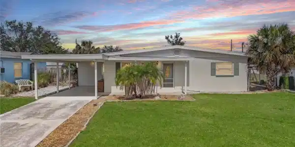 533 FIREFLY LANE