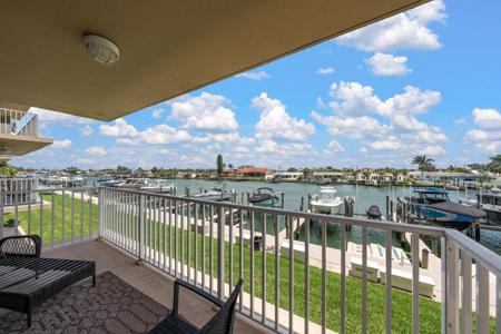 223 ISLAND WAY