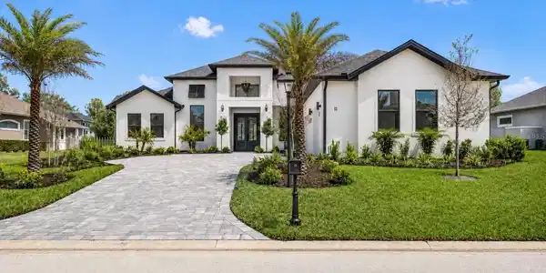 13 OLD OAK DRIVE N