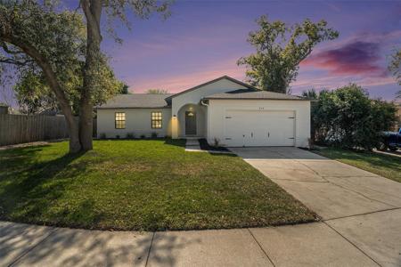 858 HARBOR HILL DRIVE