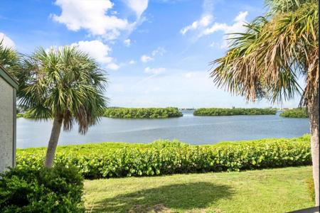 1520 PELICAN POINT DRIVE