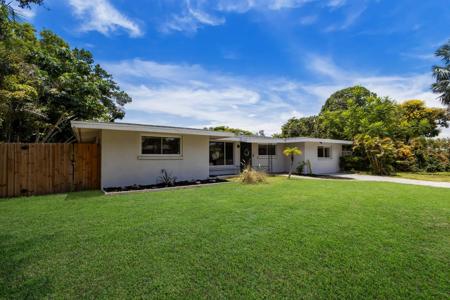 2216 LEE LANE