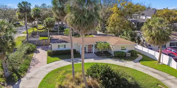 1905 S HESPERIDES STREET