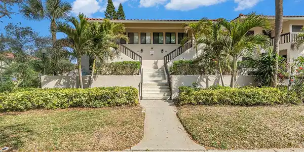 1800 MARINER DRIVE
