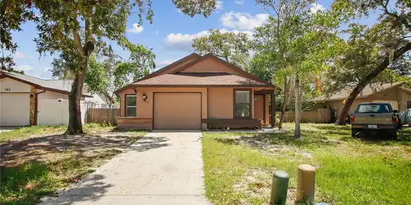787 ARTHURS COURT