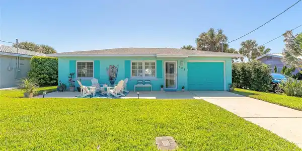 221 SAPPHIRE ROAD
