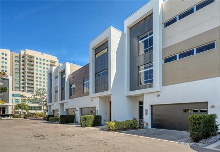 211 COSMOPOLITAN COURT