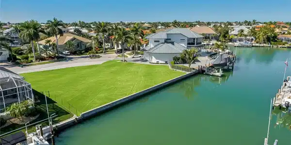 674 CAMEO COURT
