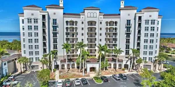 3333 SUNSET KEY CIRCLE