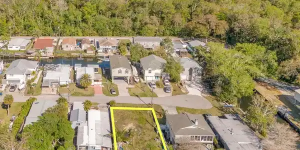 7253 ABERDEEN COURT