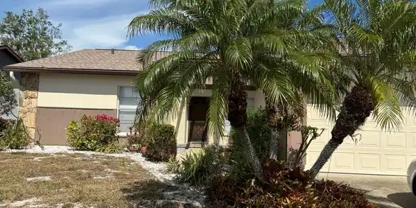 627 FOXWOOD BOULEVARD