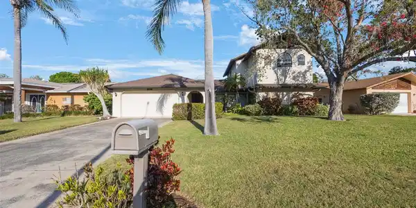 5938 OAKHURST DRIVE