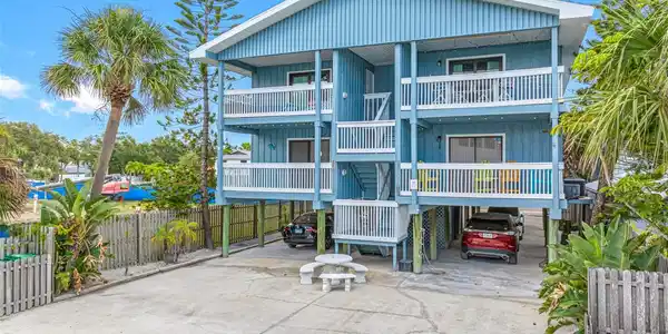 812 GULF BLVD
