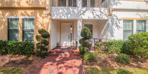 4884 YACHT CLUB DRIVE