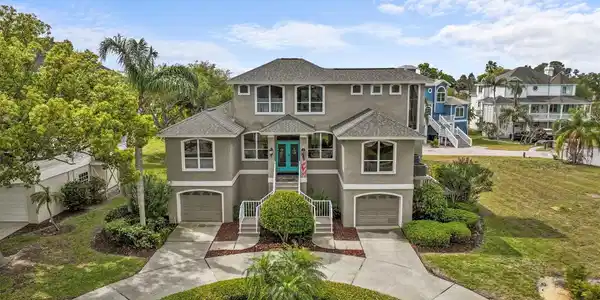 2050 N POINTE ALEXIS DRIVE