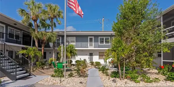 236 HARBOR DRIVE S