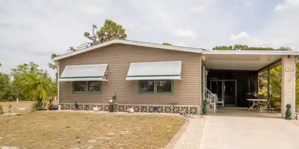 3021 HOLLY AVENUE