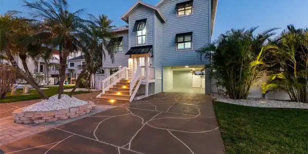 13936 HARBOR VIEW DRIVE