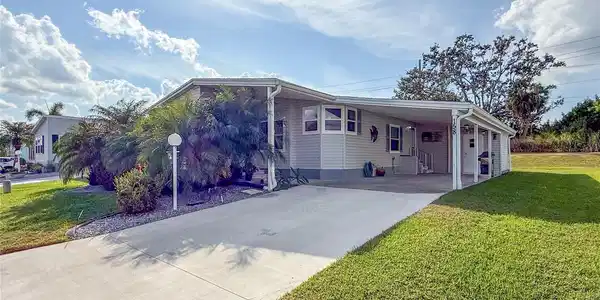 158 NIGHTINGALE CIRCLE