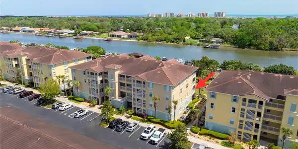 400 CANOPY WALK LN