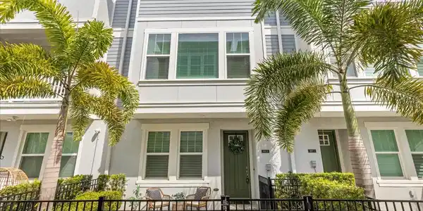 206 S TAMPANIA AVENUE