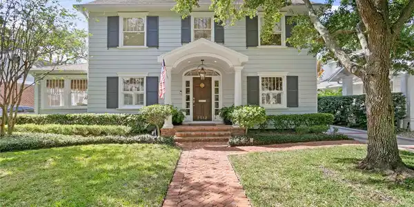 2512 W SUNSET DRIVE