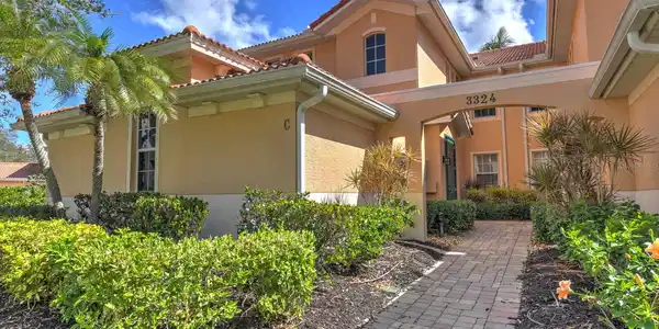 3324 SUNSET KEY CIRCLE
