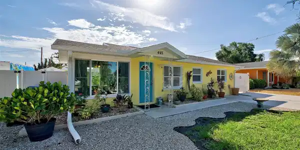 445 SUNSET DRIVE