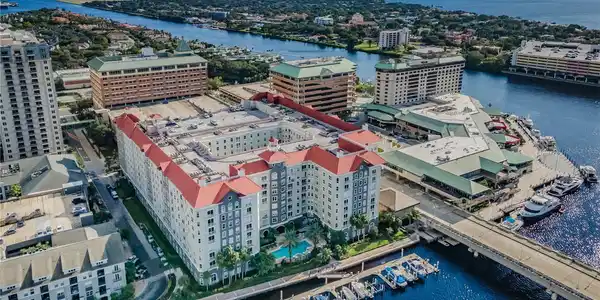 700 S HARBOUR ISLAND BOULEVARD
