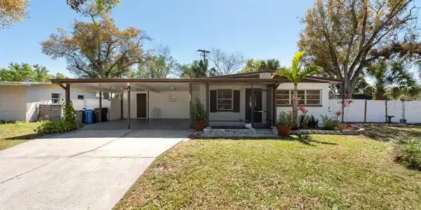 8008 SOMERSET LANE