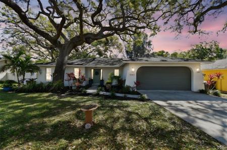 1887 OAK FOREST DRIVE E