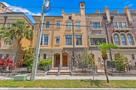 2226 SOHO BAY COURT